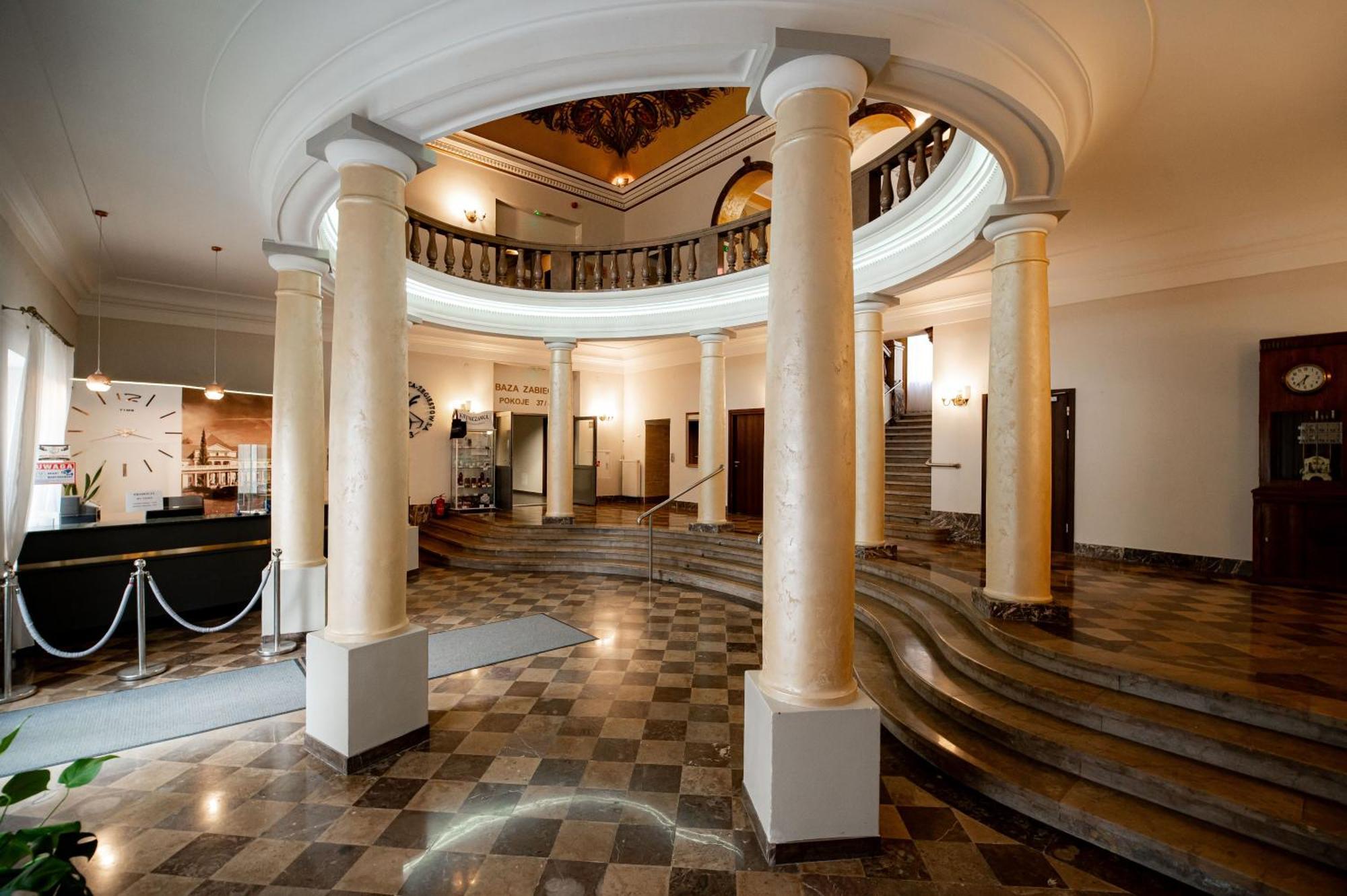 Nowe Lazienki Mineralne Krynica Zdroj Bagian luar foto